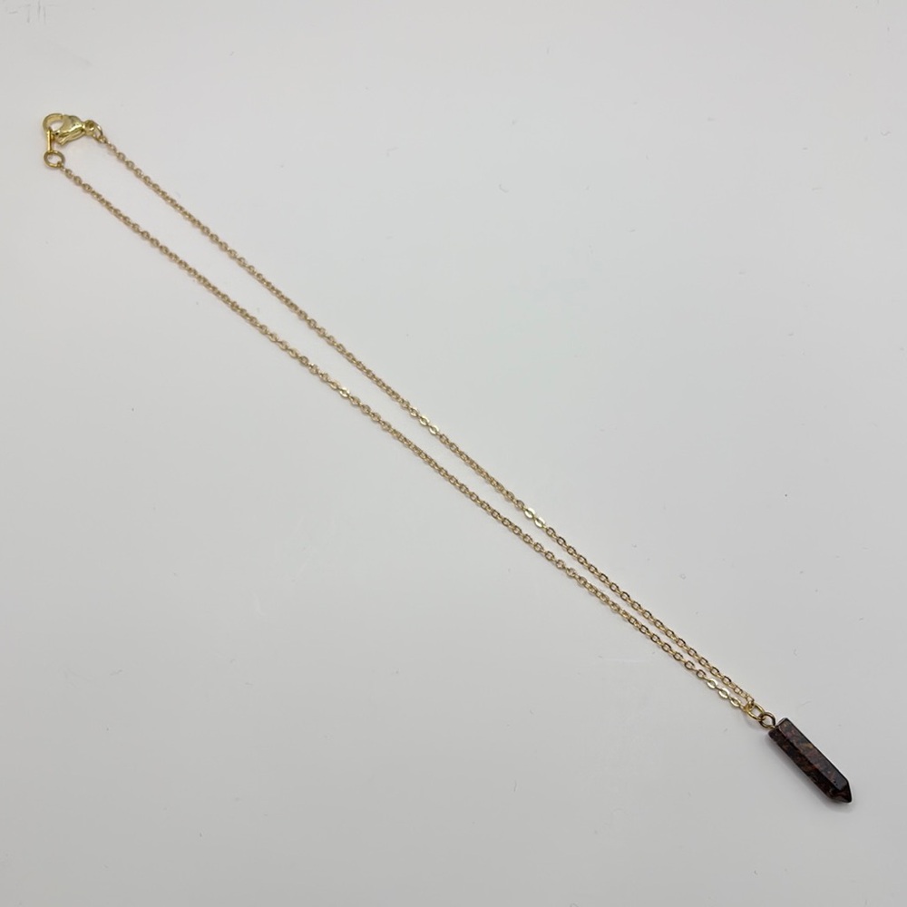 Elegant Gold and Black Pendant Necklace